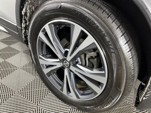 Used 2019 Nissan Rogue SV w/ Sun & Sound Touring Package FWD image 13