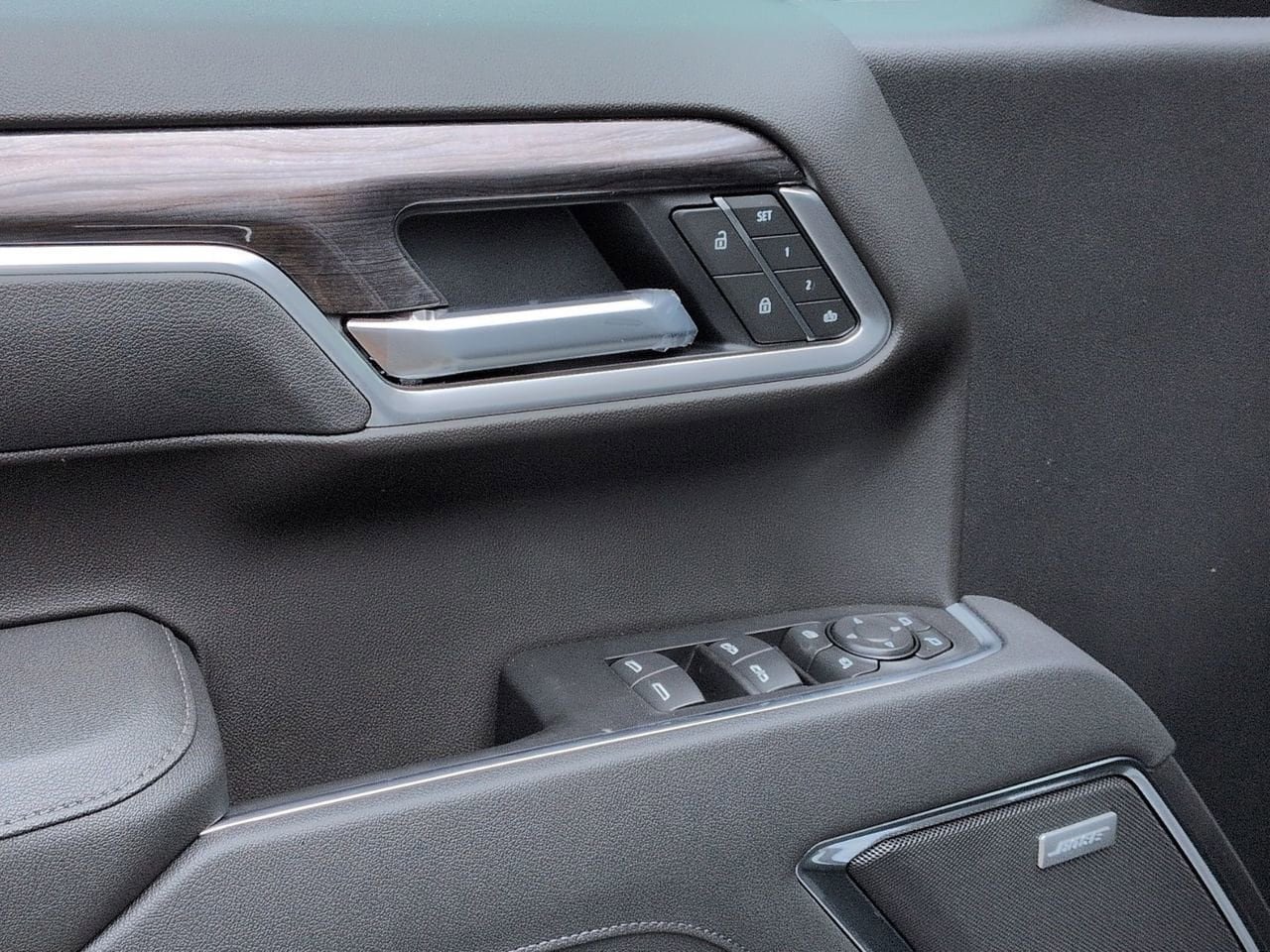 New 2026 Chevrolet Silverado 1500 LTZ w/ LTZ Convenience Package II AWD/4WD image 9