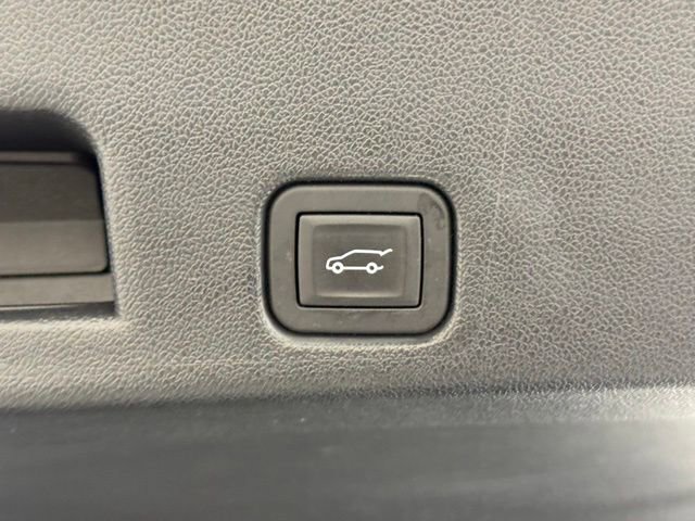 Used 2025 GMC Acadia Elevation image 5