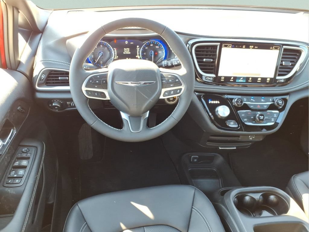 New 2026 Chrysler Pacifica Select FWD image 11