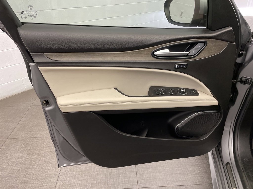 Used 2021 Alfa Romeo Stelvio Ti image 23