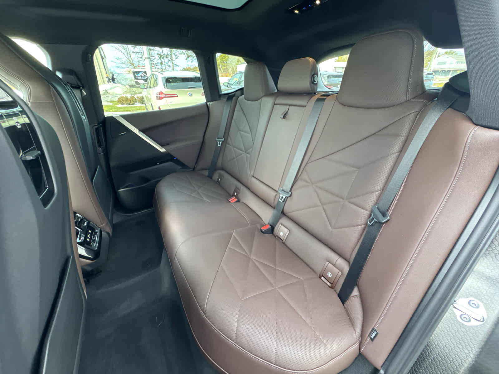 Certified 2025 BMW iX xDrive50 image 15