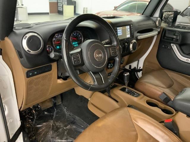 Used 2017 Jeep Wrangler Unlimited Rubicon w/ Connectivity Group image 25