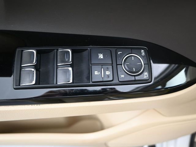 Used 2021 Lexus LX 570 4WD w/ Luxury Package image 14