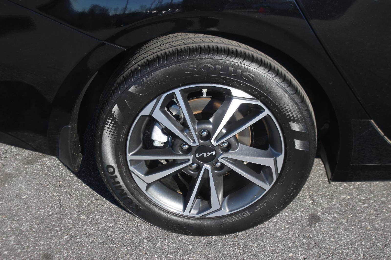 Used 2023 Kia Forte LXS w/ LXS Technology Package image 30