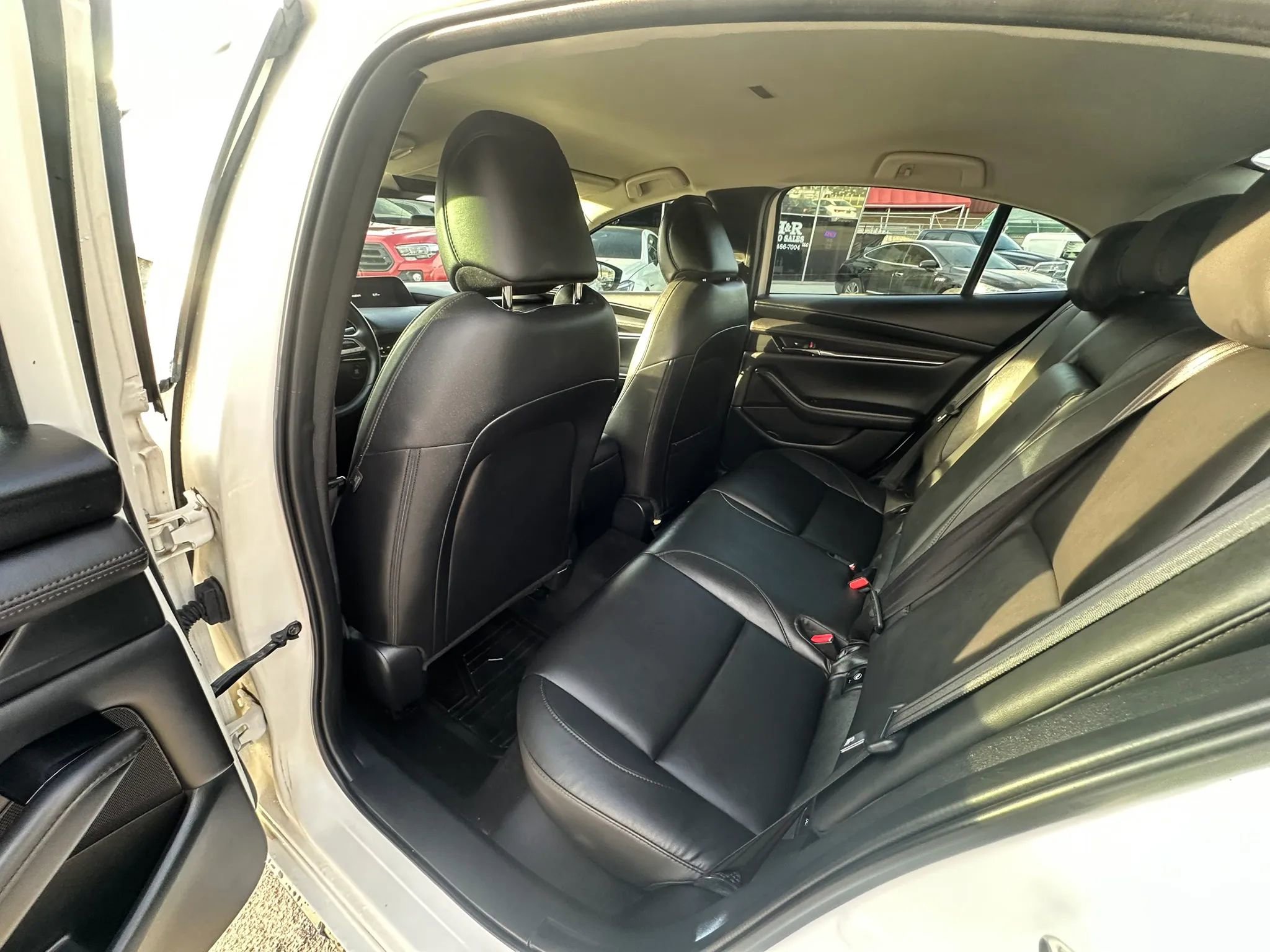Used 2019 MAZDA MAZDA3 Sedan w/ Preferred Package FWD image 10
