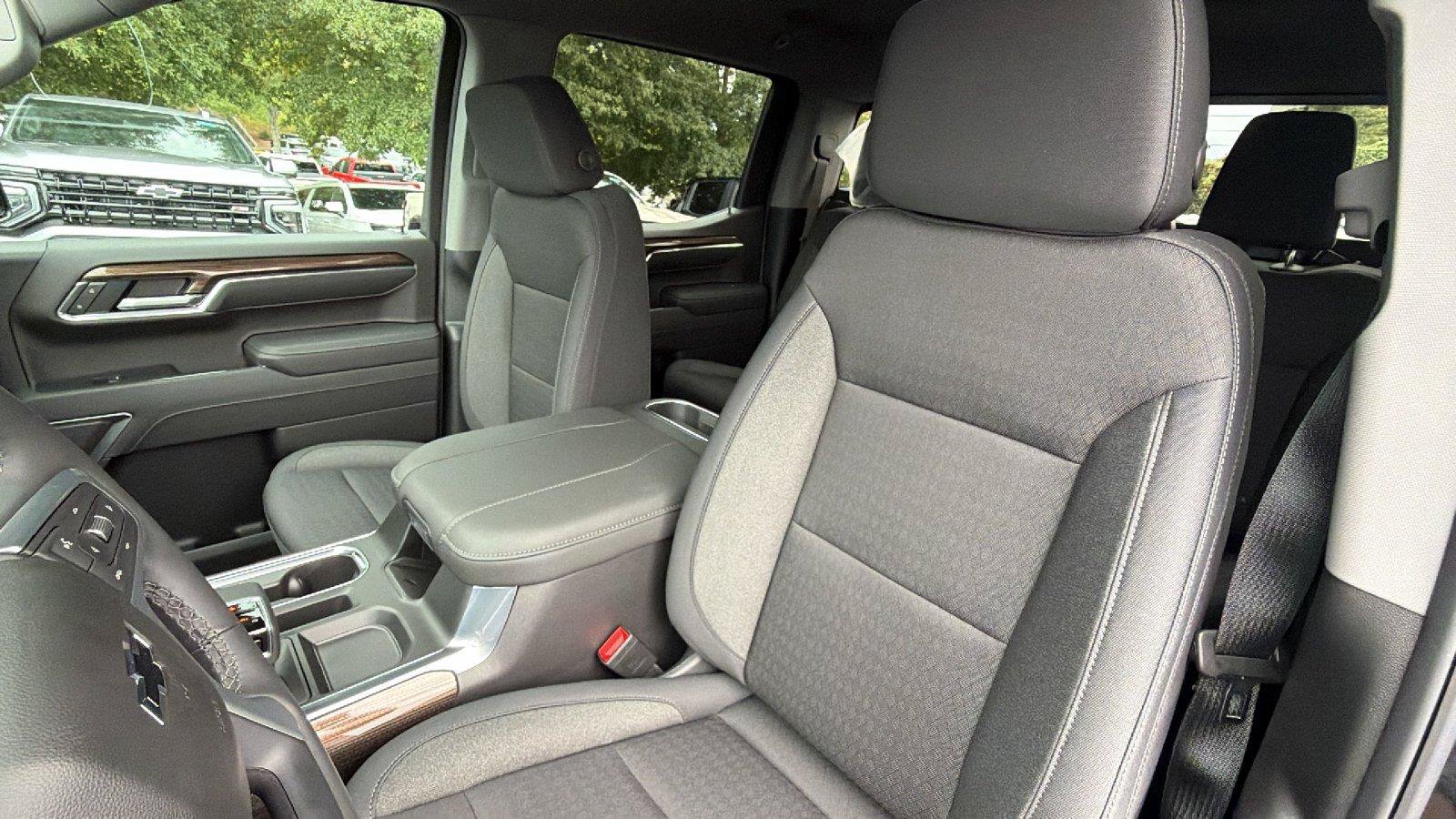 New 2026 Chevrolet Silverado 1500 RST w/ Convenience Package II AWD/4WD image 4