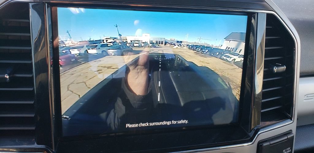 Used 2022 Ford F250 Lariat w/ Lariat Value Package AWD/4WD image 18