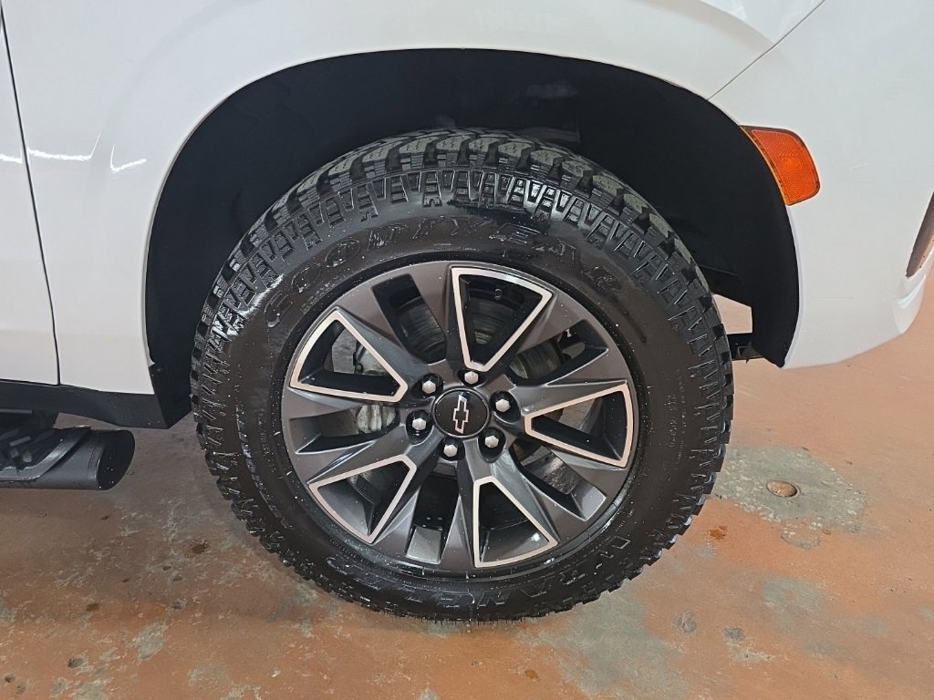 Used 2021 Chevrolet Tahoe Z71 w/ Z71 Signature Package image 9