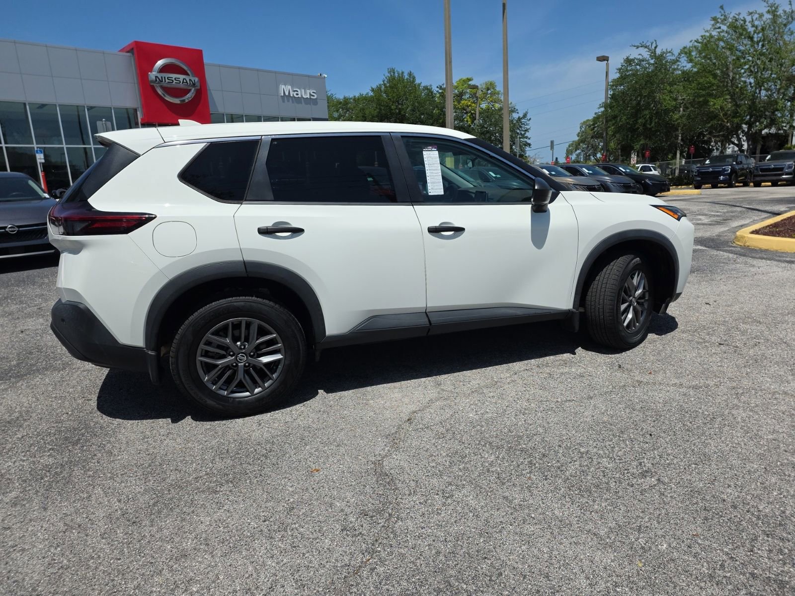 Used 2021 Nissan Rogue S FWD image 10