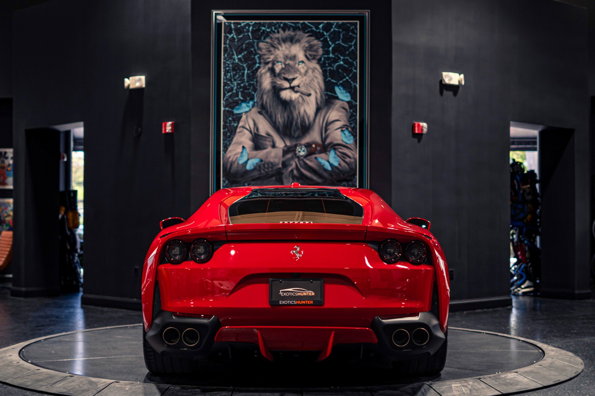 Used 2020 Ferrari 812 Superfast RWD image 21