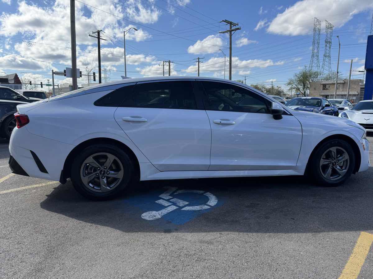 Used 2022 Kia K5 LXS FWD image 4