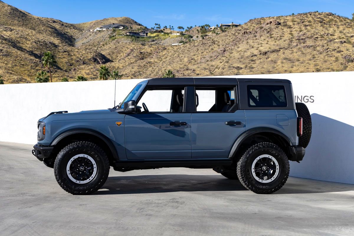 Used 2023 Ford Bronco Badlands image 3