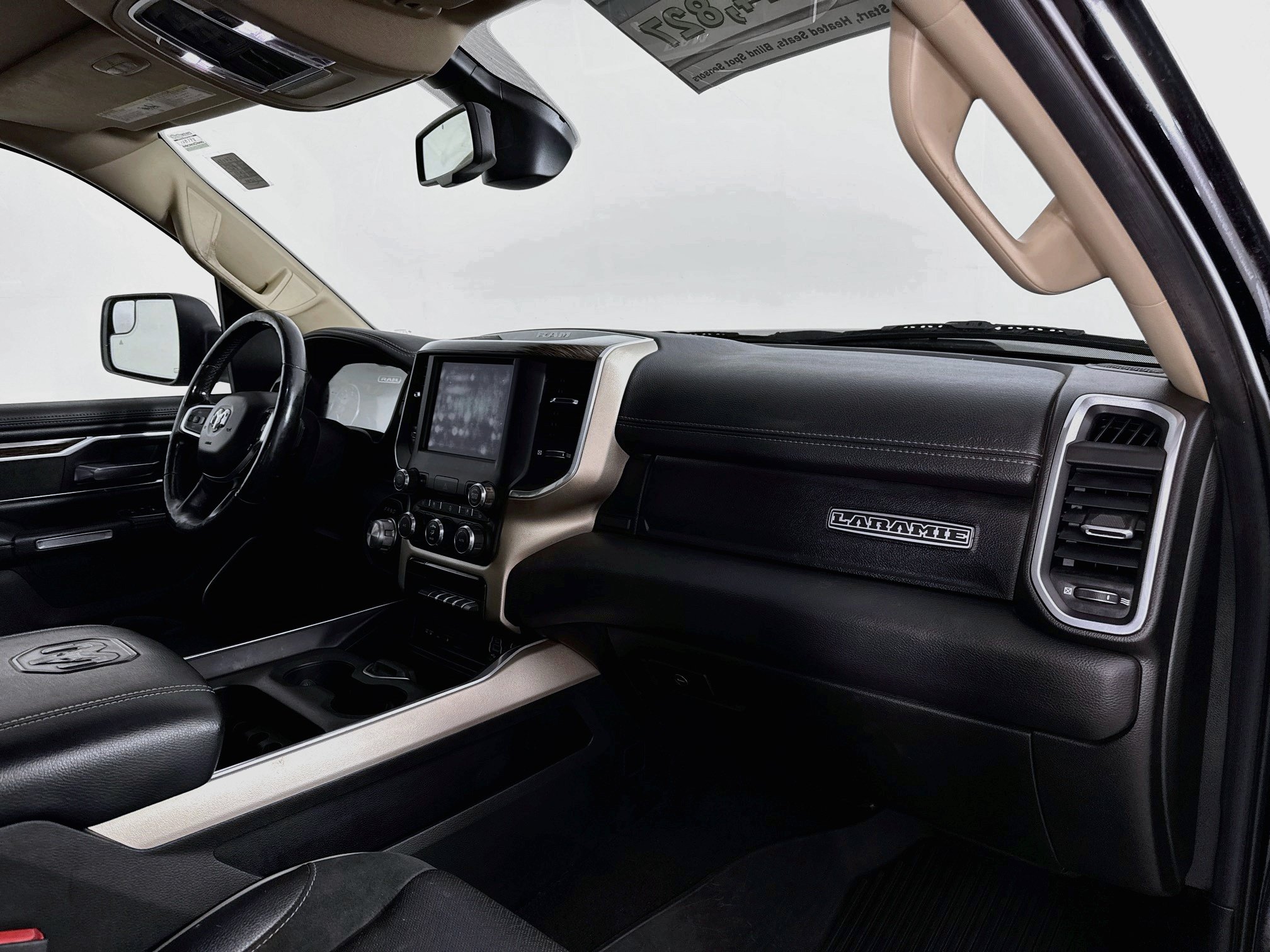 Used 2019 RAM 1500 Laramie AWD/4WD image 28