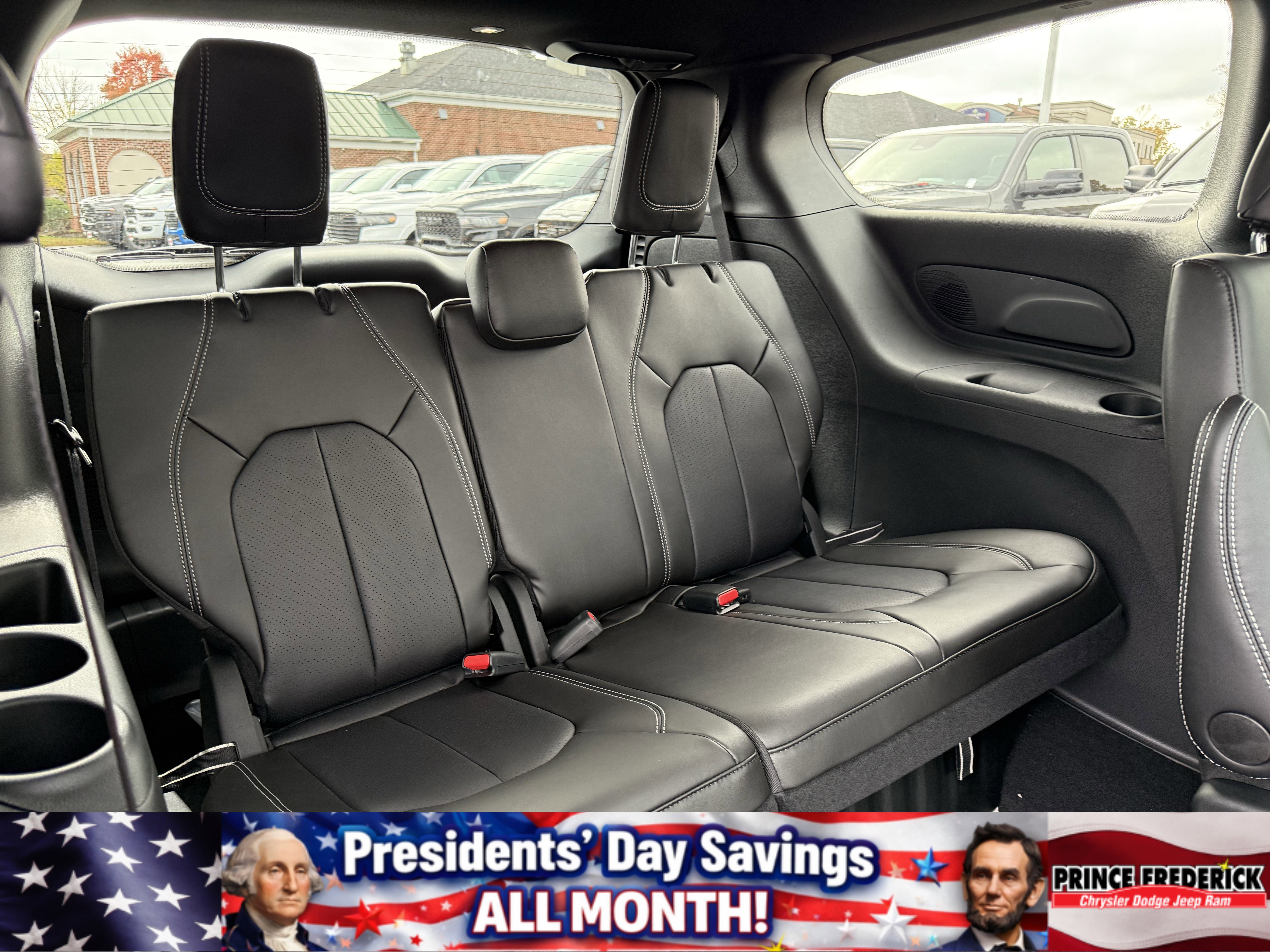 New 2026 Chrysler Pacifica Select image 15