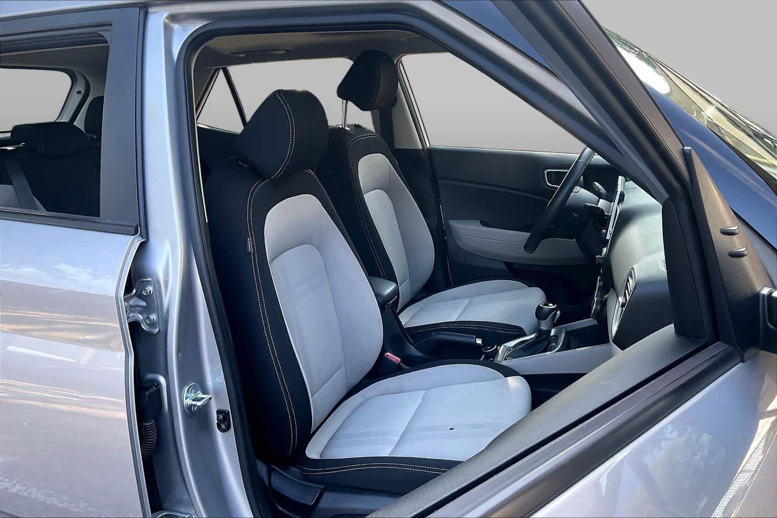 Certified 2026 Hyundai Venue SEL FWD image 9