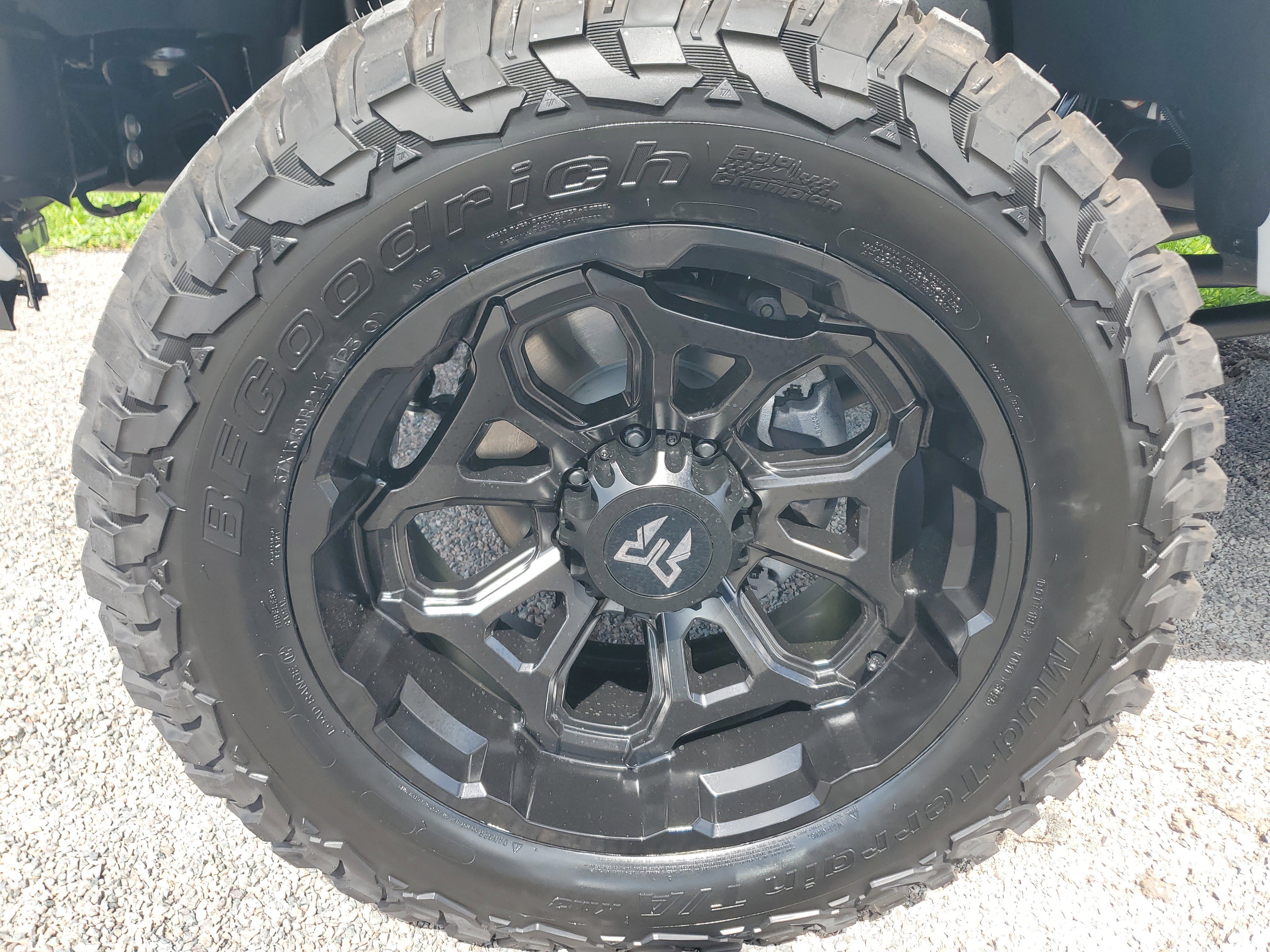 New 2025 Ford F250 XLT w/ Black Appearance Package image 6