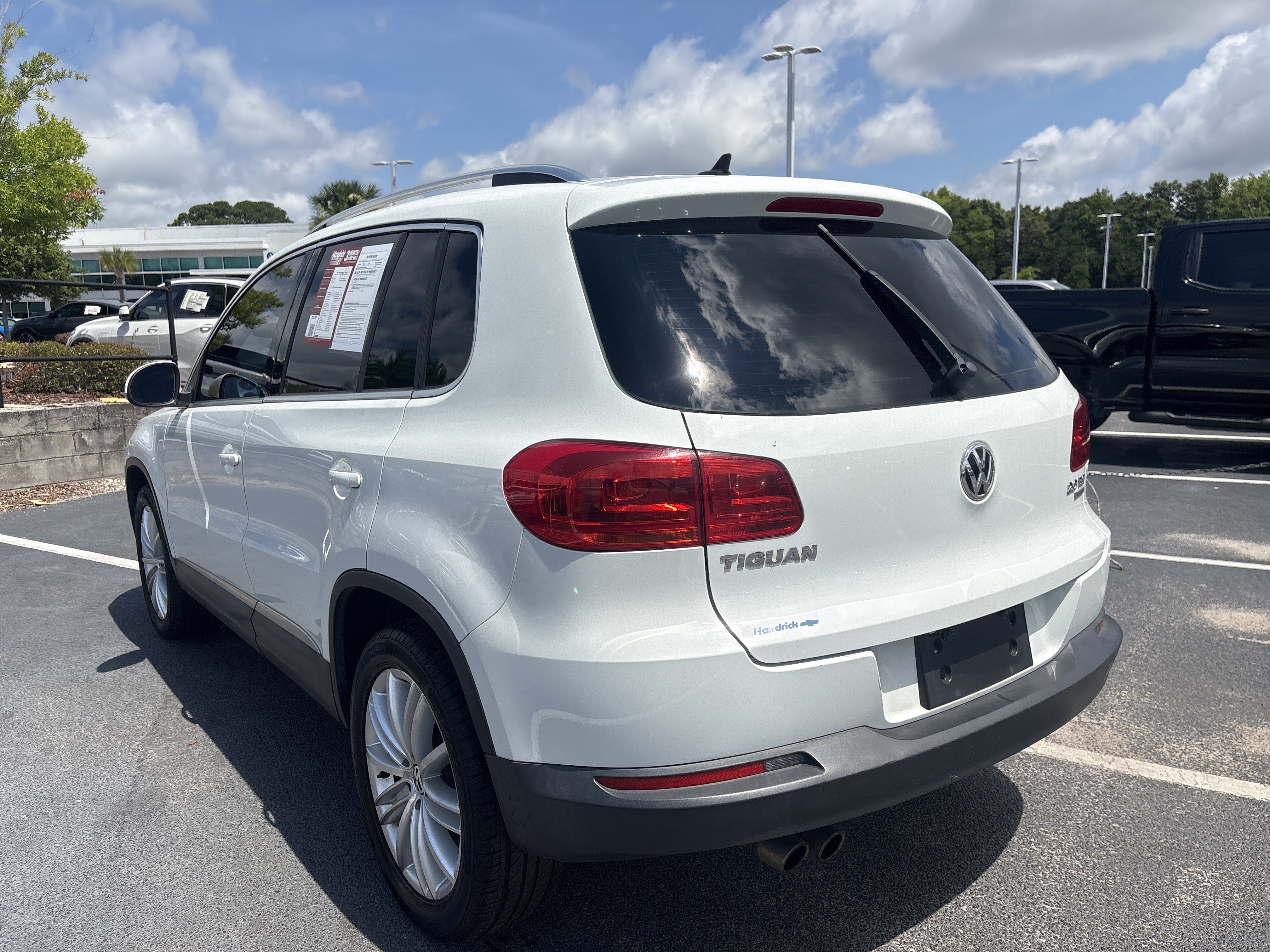 Used 2015 Volkswagen Tiguan SEL AWD/4WD image 23