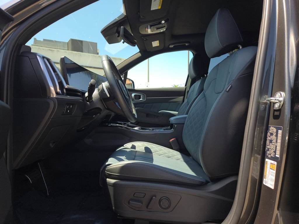 Used 2025 Kia Sorento SX Prestige AWD/4WD image 8