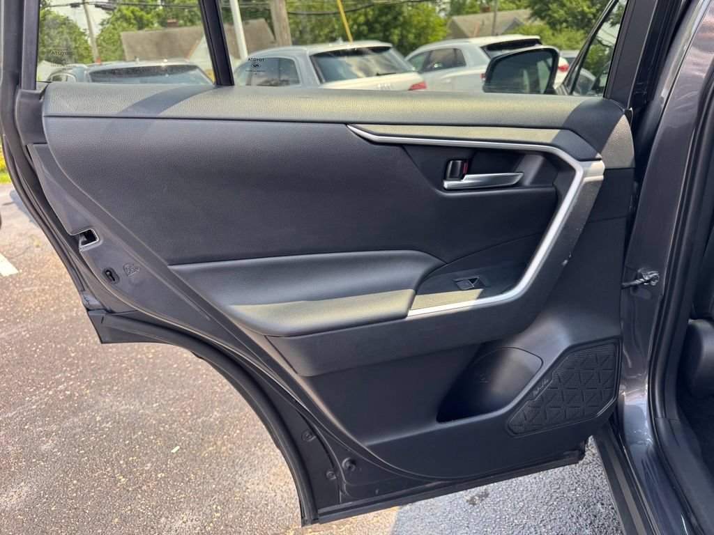 Used 2024 Toyota RAV4 XLE AWD/4WD image 18