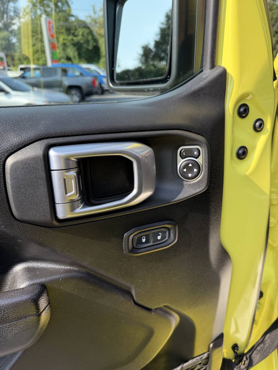 Used 2023 Jeep Wrangler Unlimited Sport AWD/4WD image 12