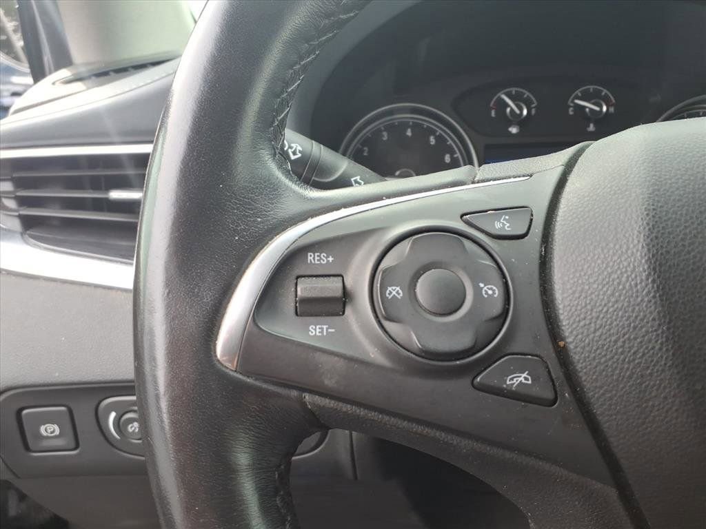 Used 2020 Buick Enclave Essence image 11