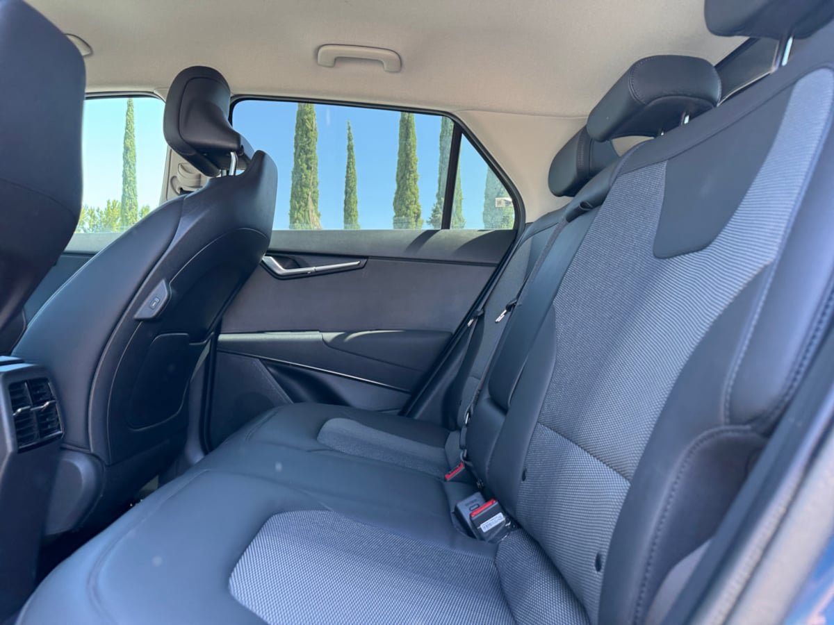 Used 2024 Kia Niro EX FWD image 17