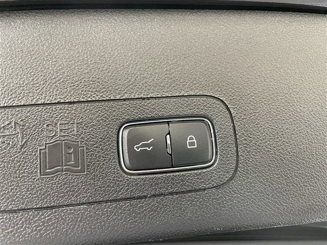 Used 2023 Lincoln Aviator AWD image 32