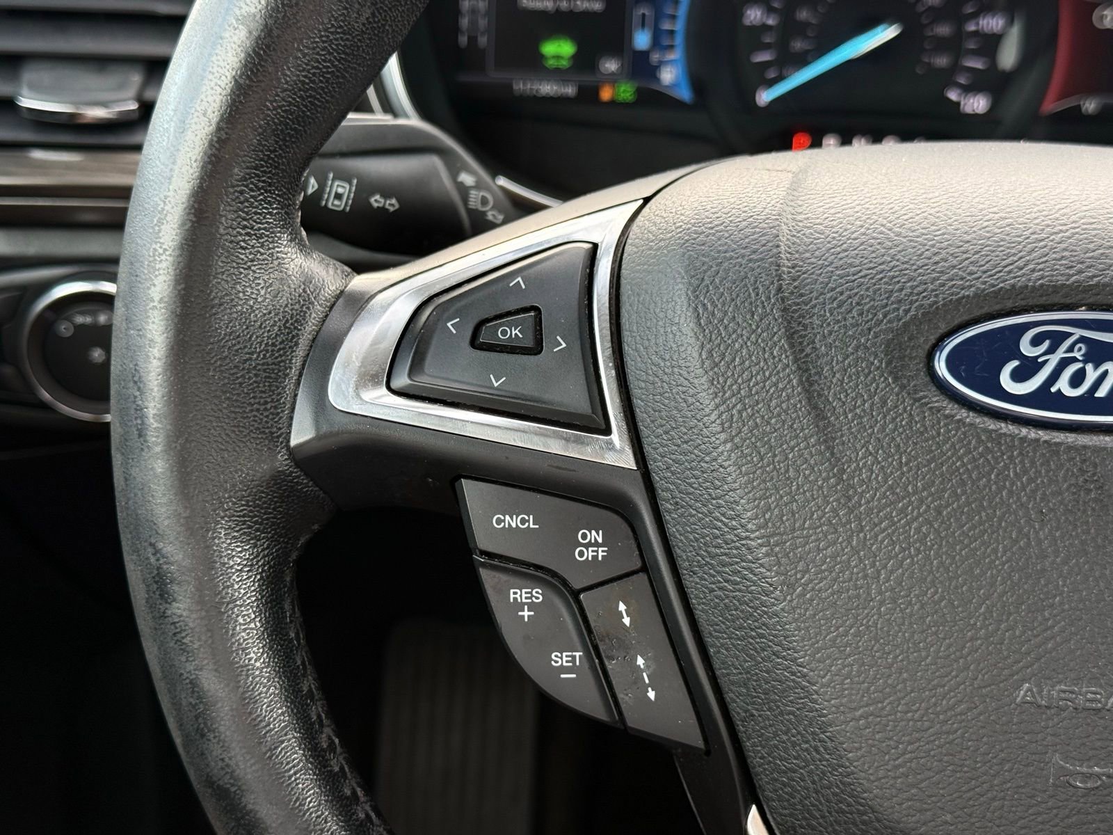 Used 2018 Ford Fusion SE w/ Equipment Group 602A FWD image 26