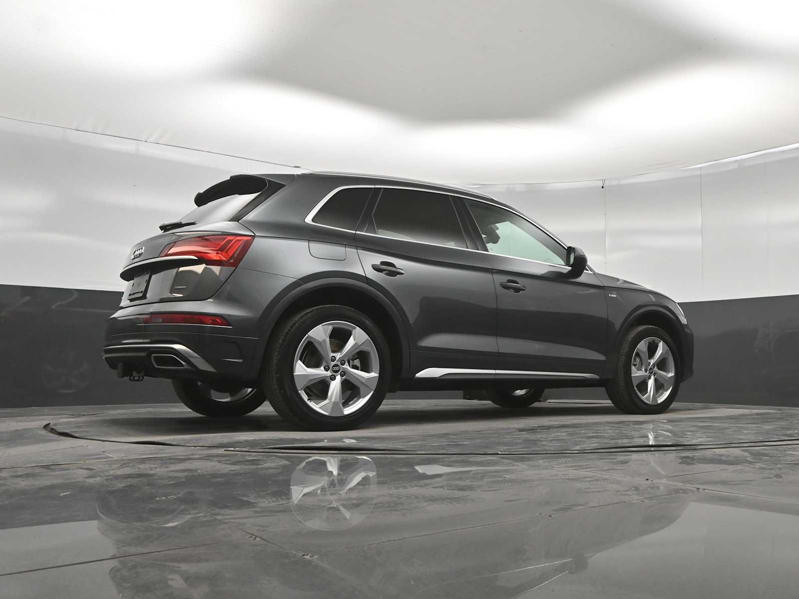 Used 2022 Audi Q5 2.0T Premium Plus w/ Premium Plus Package AWD/4WD image 38
