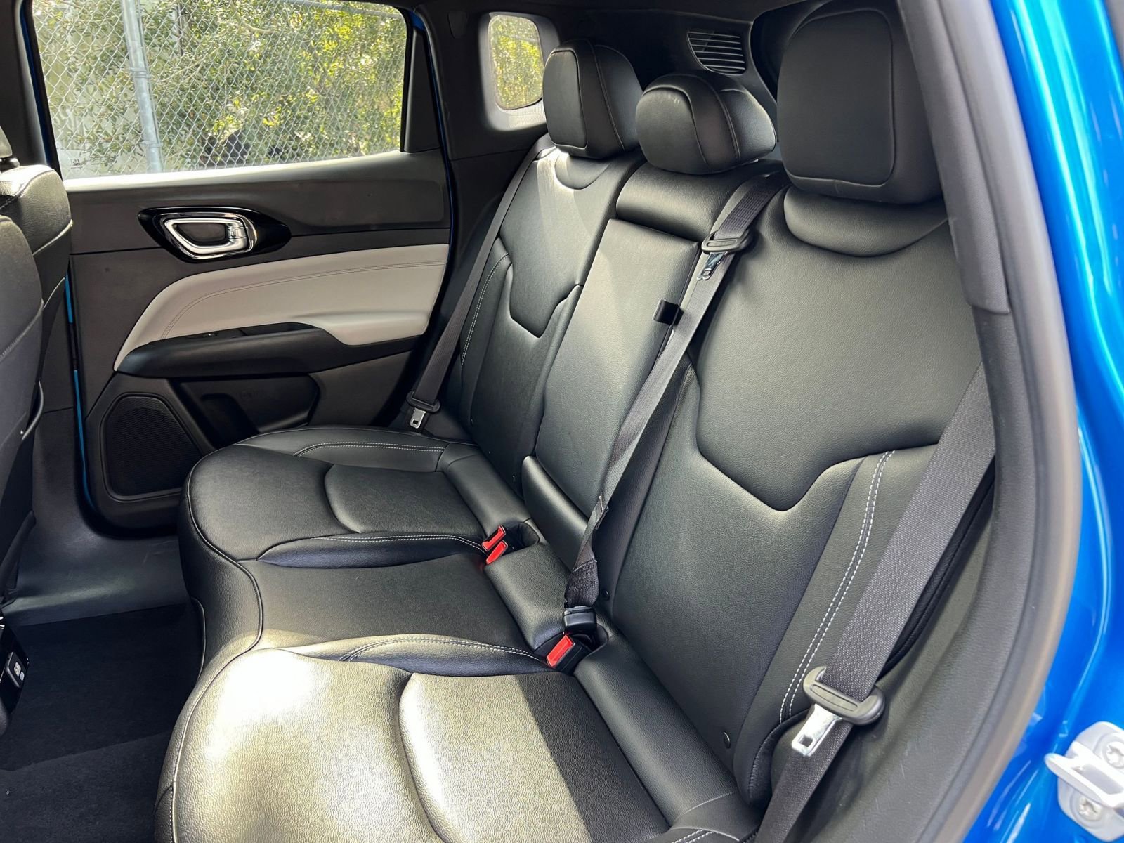 Used 2025 Jeep Compass Limited image 34