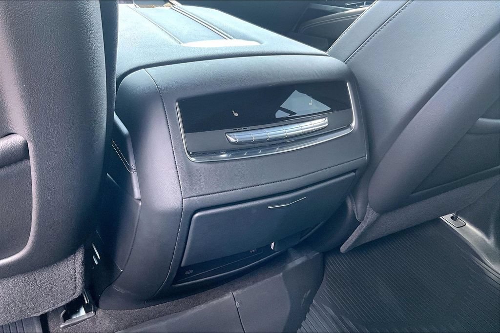 Used 2025 Cadillac Escalade ESV Premium Luxury AWD/4WD image 32