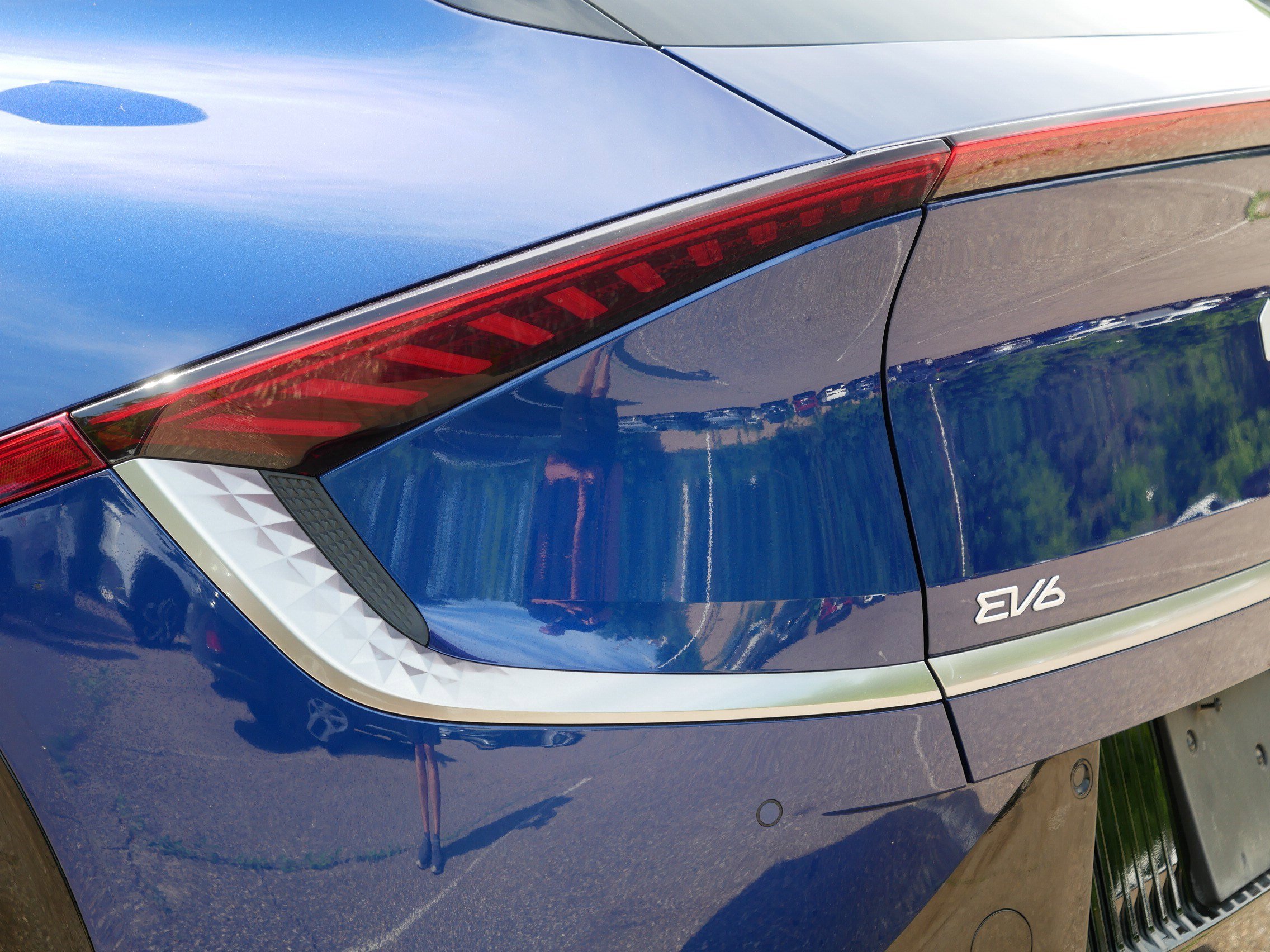 Certified 2023 Kia EV6 Wind AWD/4WD image 17
