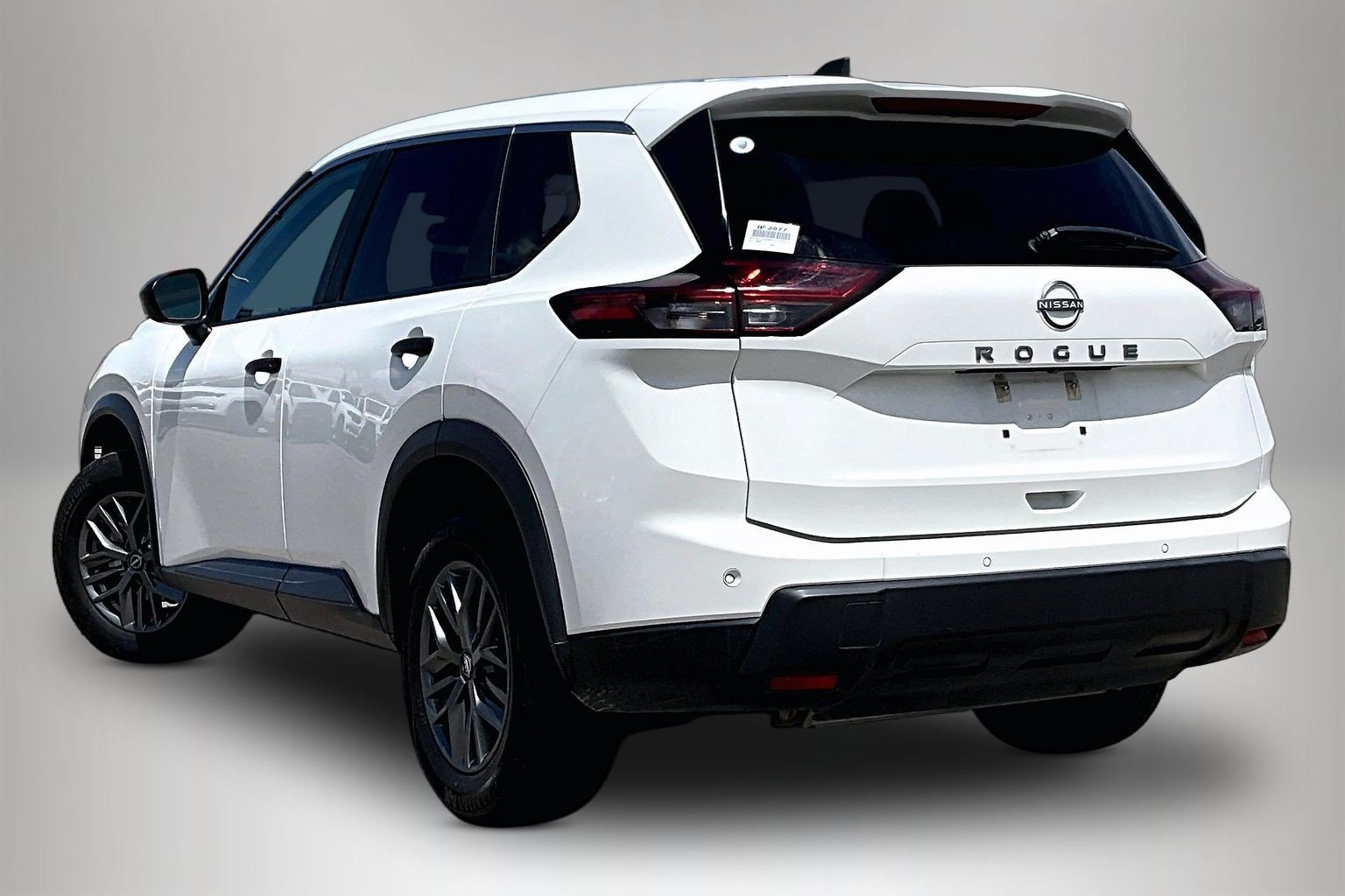 Used 2024 Nissan Rogue S FWD image 4
