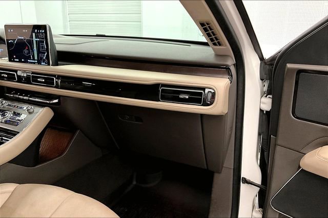 Used 2023 Lincoln Aviator Reserve w/ Elements Package Plus image 18