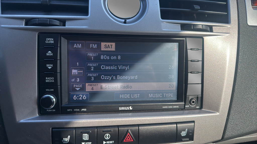 Used 2008 Chrysler Sebring Limited w/ Luxury Group FWD image 17