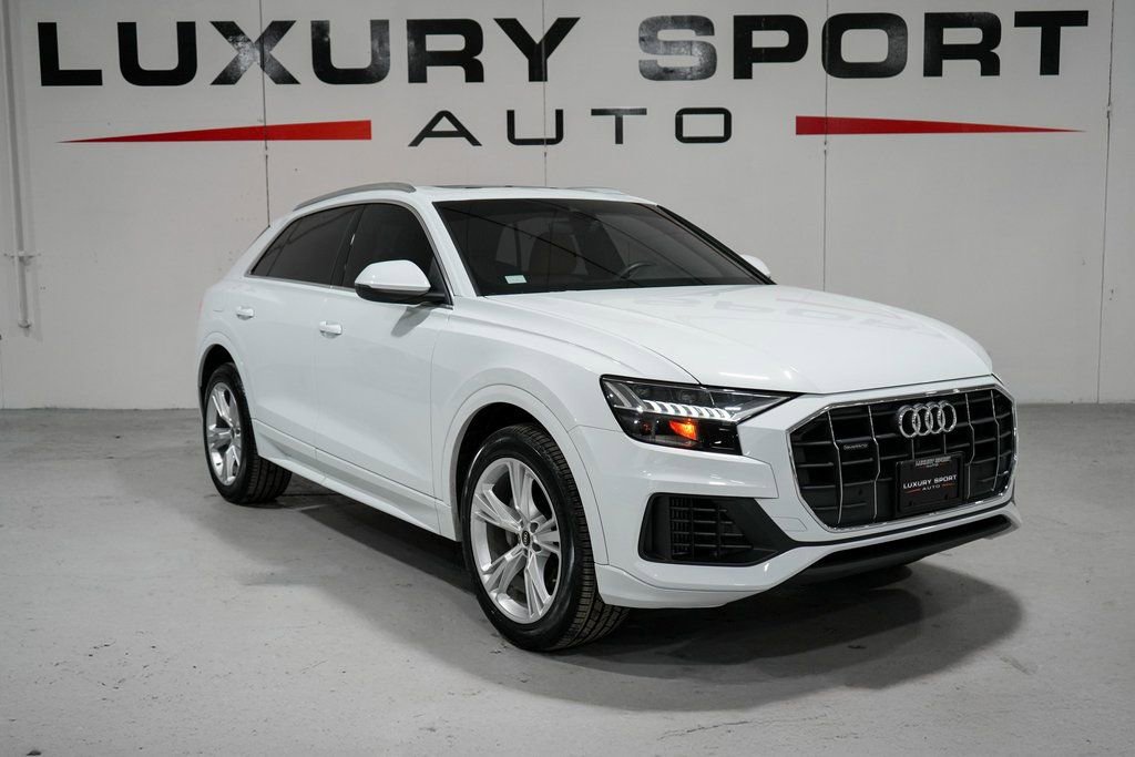 Used 2023 Audi Q8 Premium image 8