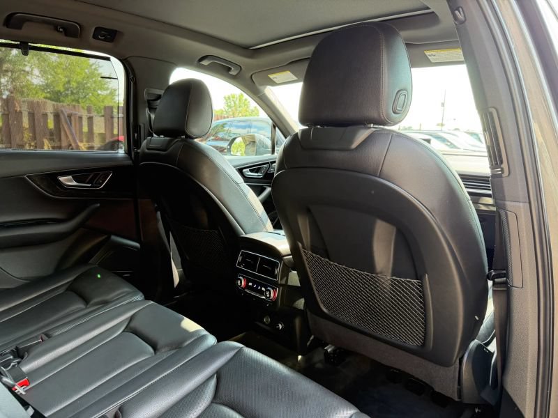 Used 2019 Audi Q7 3.0T Prestige AWD/4WD image 30