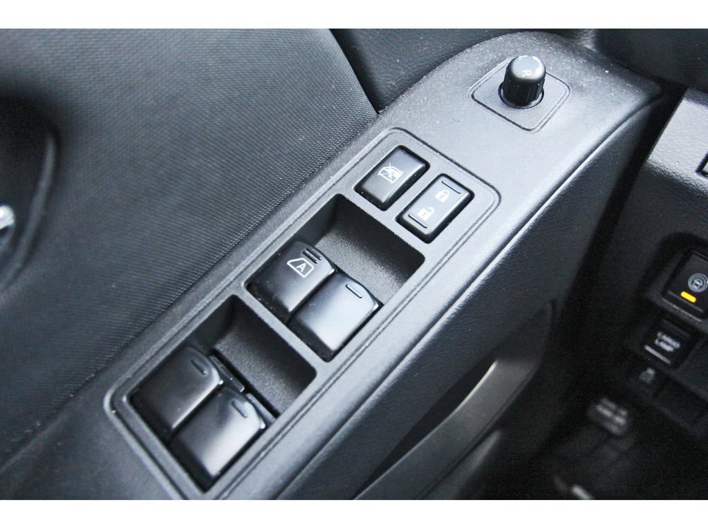 Used 2024 Nissan Frontier SV w/ Technology Package image 15