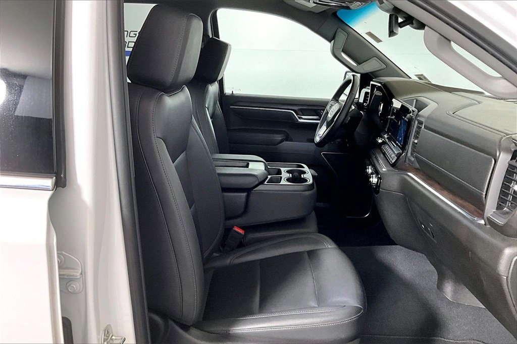 Used 2025 GMC Sierra 1500 SLT image 6