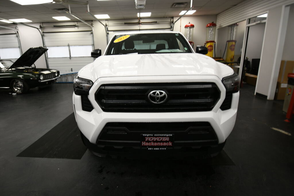 Certified 2025 Toyota Tacoma SR RWD image 2