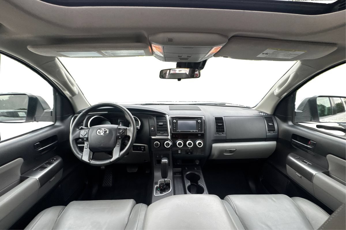 Used 2019 Toyota Sequoia SR5 AWD/4WD image 30