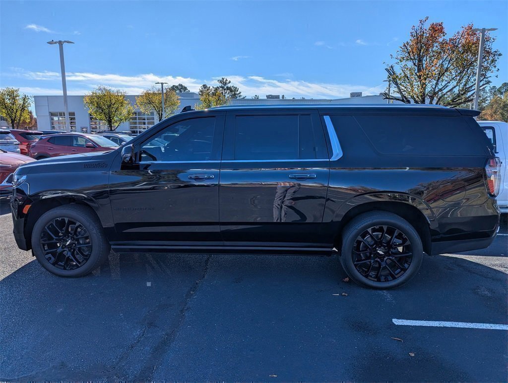 Used 2023 Chevrolet Suburban High Country image 5