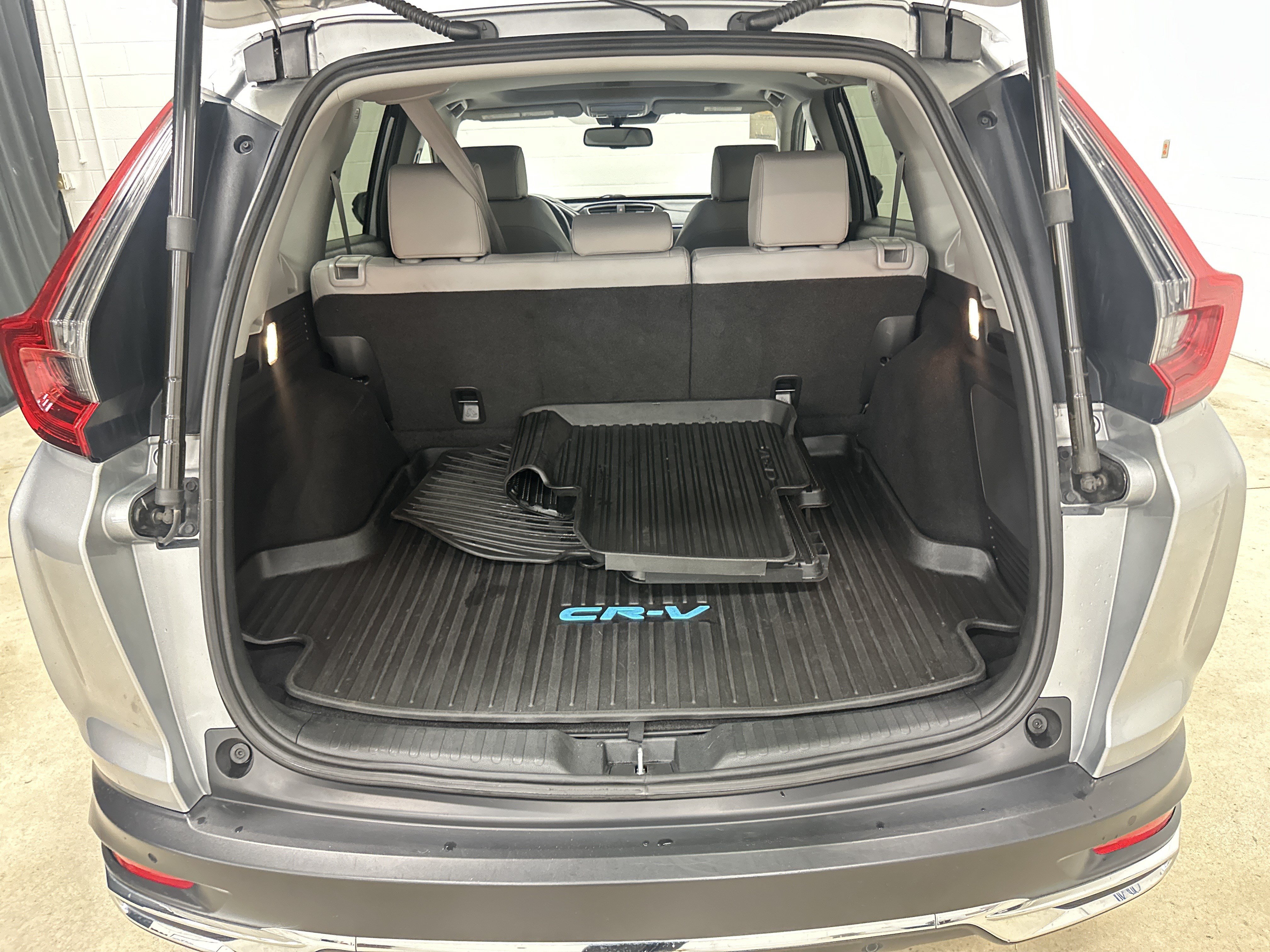 Used 2021 Honda CR-V Touring image 32