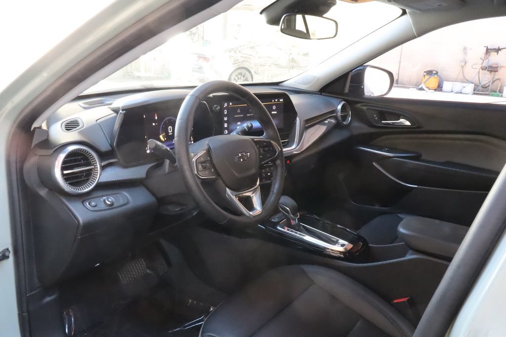 Used 2024 Chevrolet Trax ACTIV FWD image 18