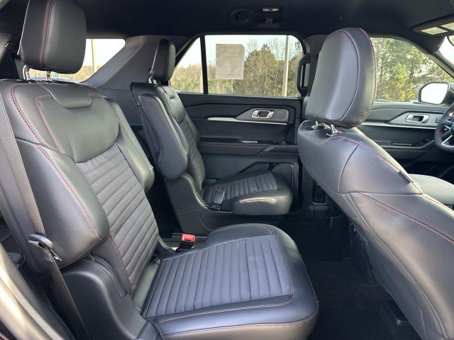 New 2026 Ford Explorer ST-Line w/ ST-Line Street Pack RWD image 15