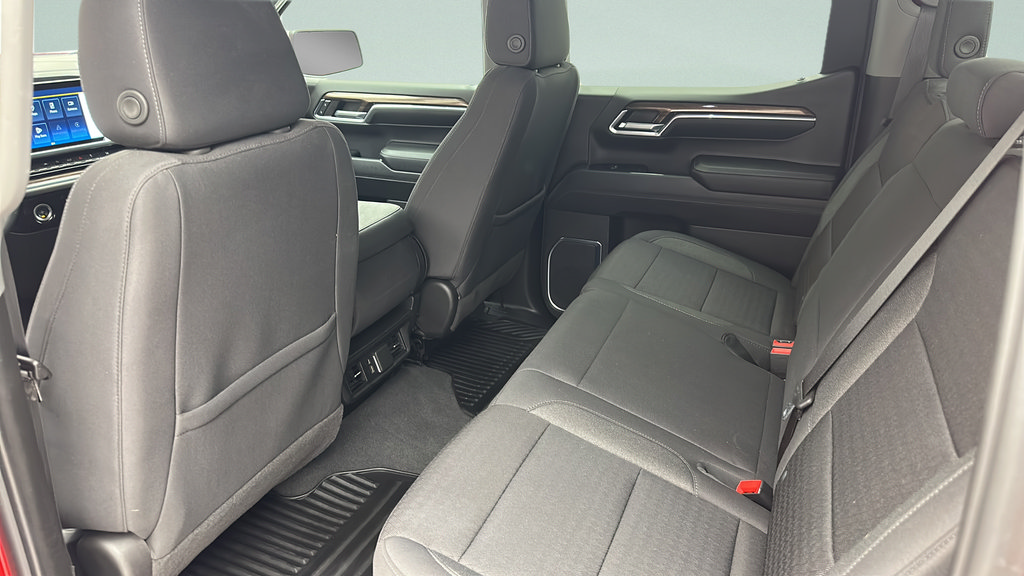 Used 2024 Chevrolet Silverado 1500 LT AWD/4WD image 12