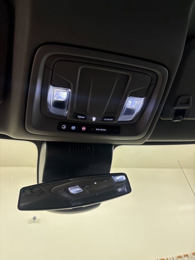 Used 2024 Chevrolet Silverado 1500 LT AWD/4WD image 14