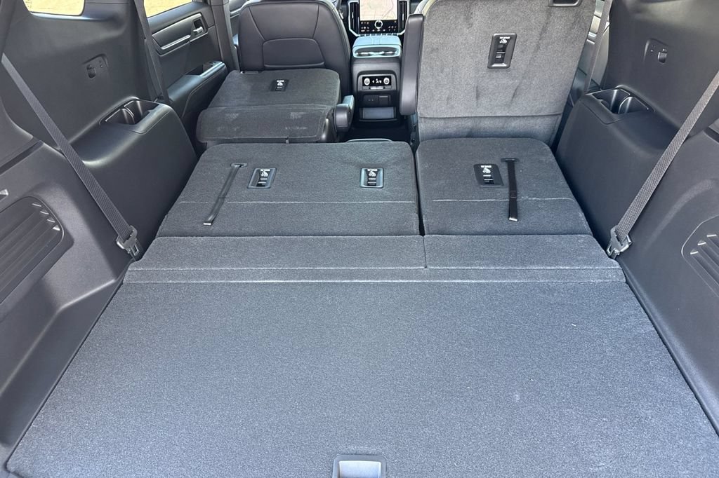 New 2027 GMC Acadia Elevation w/ Black Edition AWD/4WD image 17