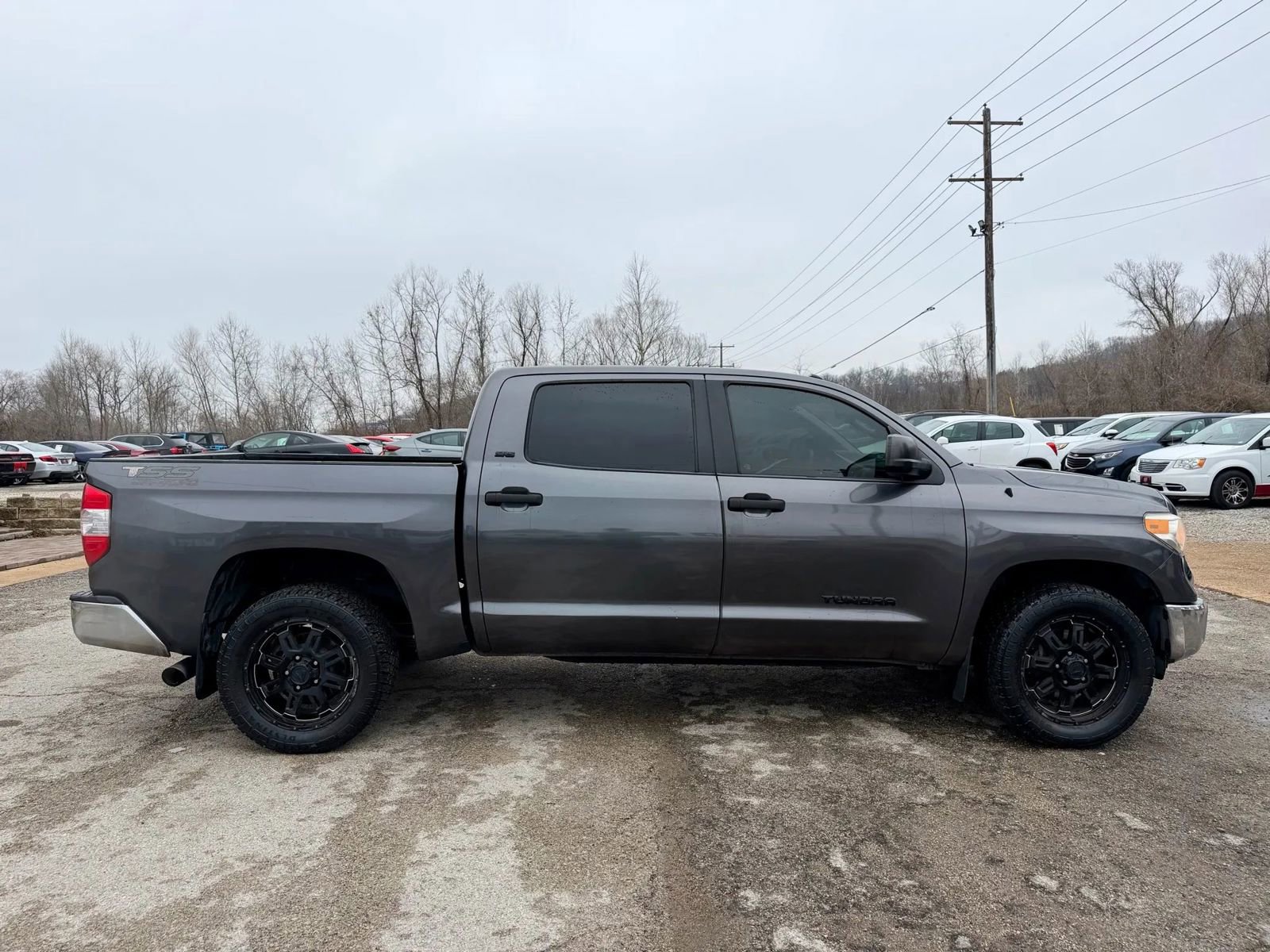 Used 2017 Toyota Tundra SR5 RWD image 4